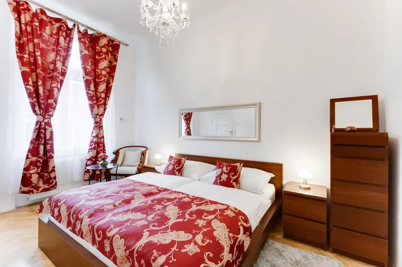 Old Town Square Royal Apartment Prag 0*,
